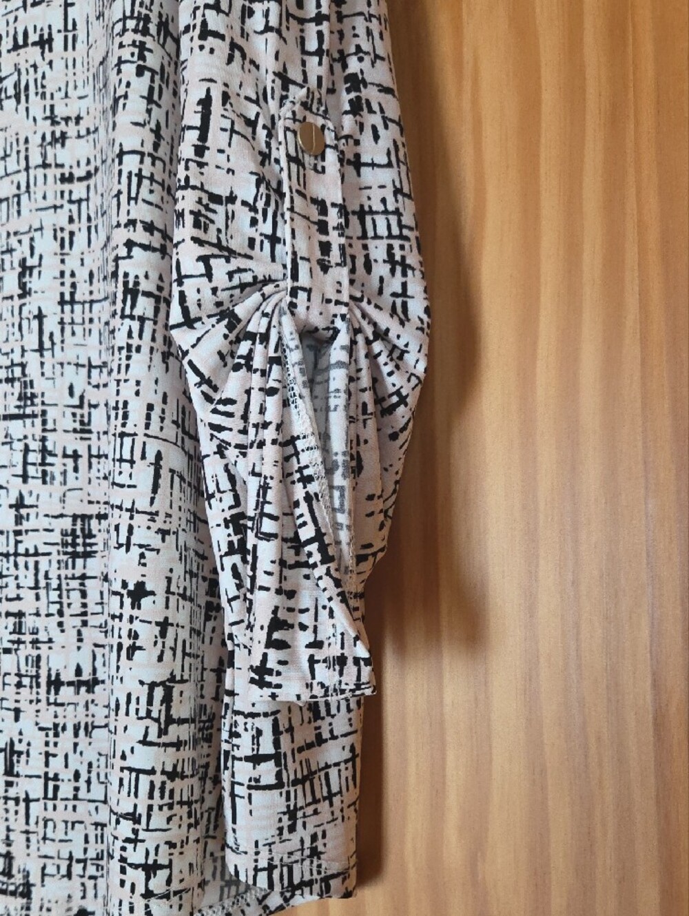 Jones New York Black and White Patterned Button-Down Shirt - Picture 4 of 7